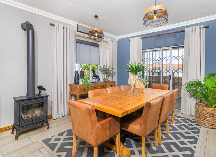 6 Bedroom Property for Sale in Kosmos Ridge North West